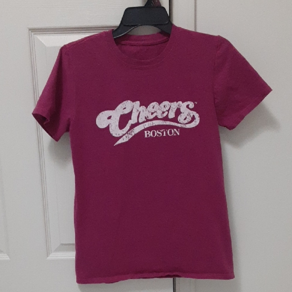 Cheers Boston T Shirt. Size Small. Dark Pink.